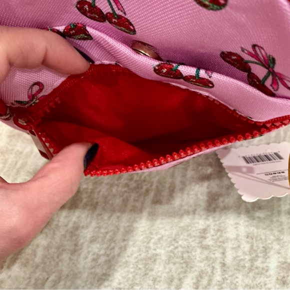 ✨💎NWT💎✨ Simply  Southern Pink Cherry Print Crossbody Sling Bag with Red Accents - Picture 3 of 9